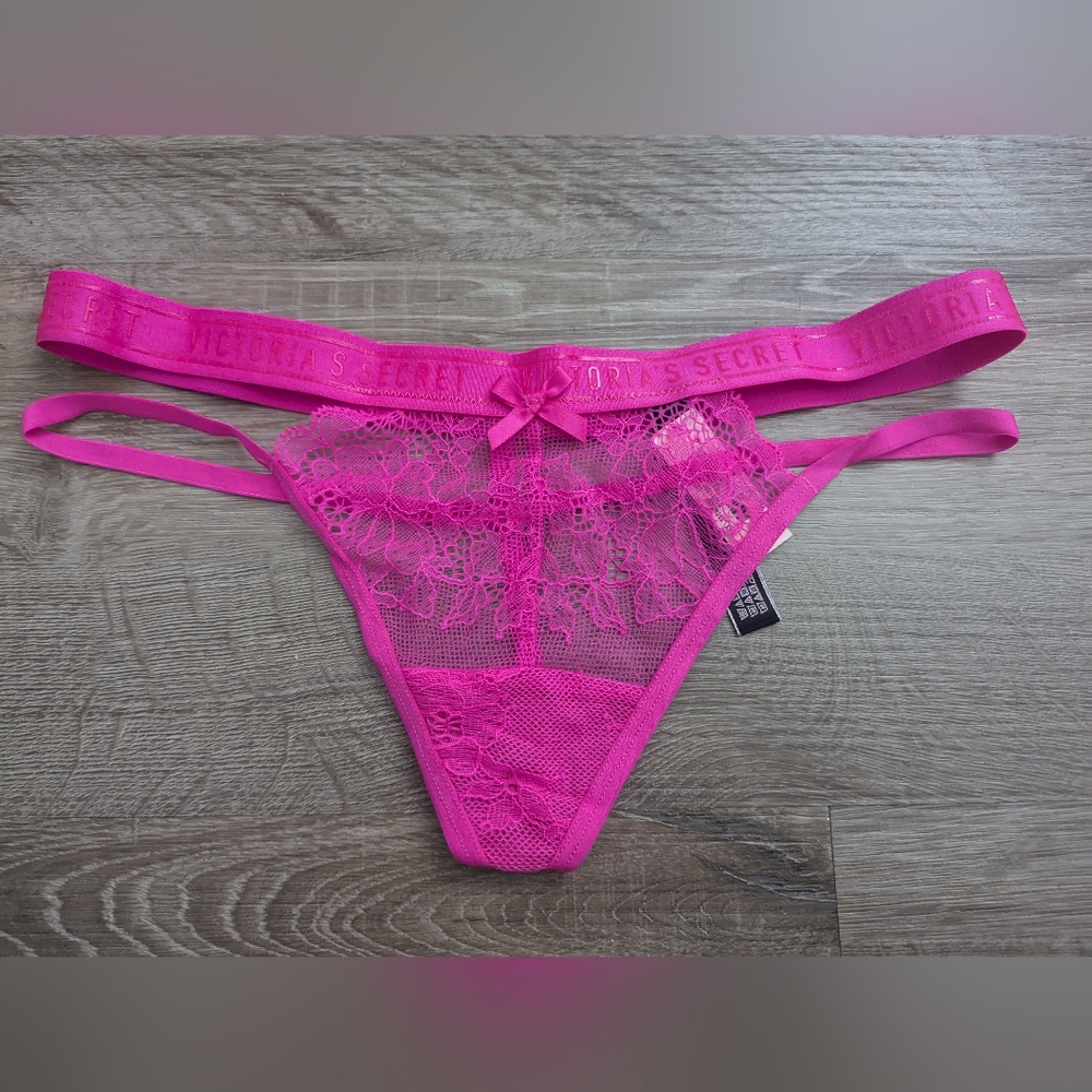 NWT Victoria Secret strappy lace Thong